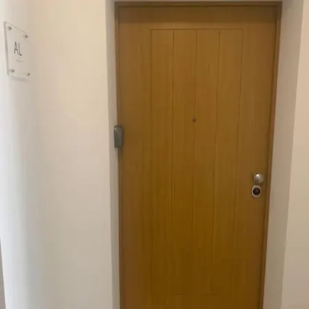 Modern * 2 Bedrooms * Pool