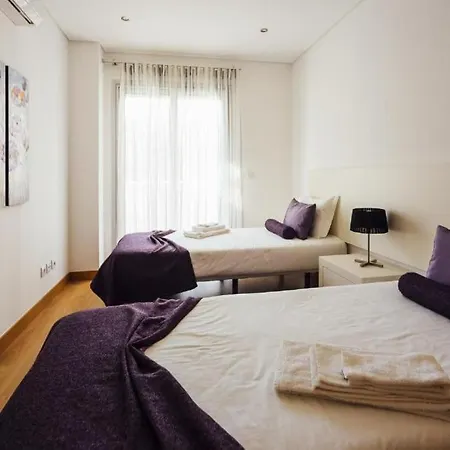Apartment Modern * 2 Bedrooms * Pool *
