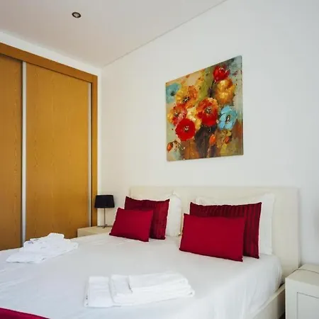 Modern * 2 Bedrooms * Pool Sao Martinho do Porto
