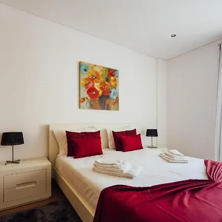 Modern * 2 Bedrooms * Pool Sao Martinho do Porto