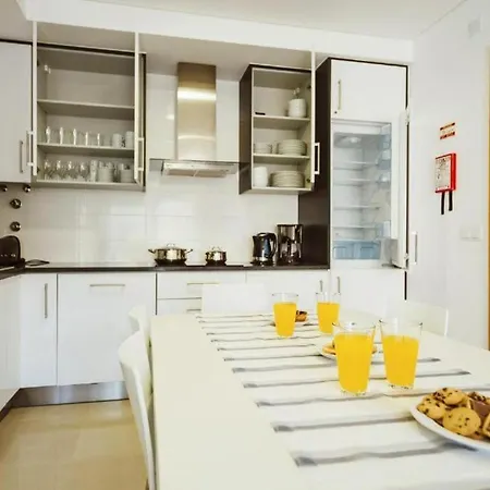 Modern * 2 Bedrooms * Pool Appartamento