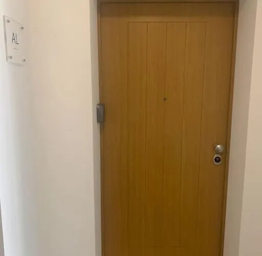 Modern * 2 Bedrooms * Pool