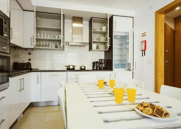 Modern * 2 Bedrooms * Pool Apartament